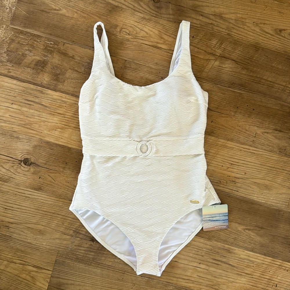 NWT sunseeker zig zagged textured off white one piece swimsuit size 12